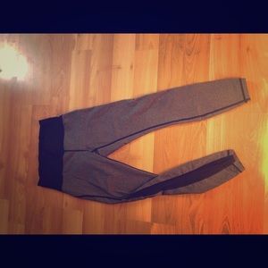 Lululemon Train Times Sz 6